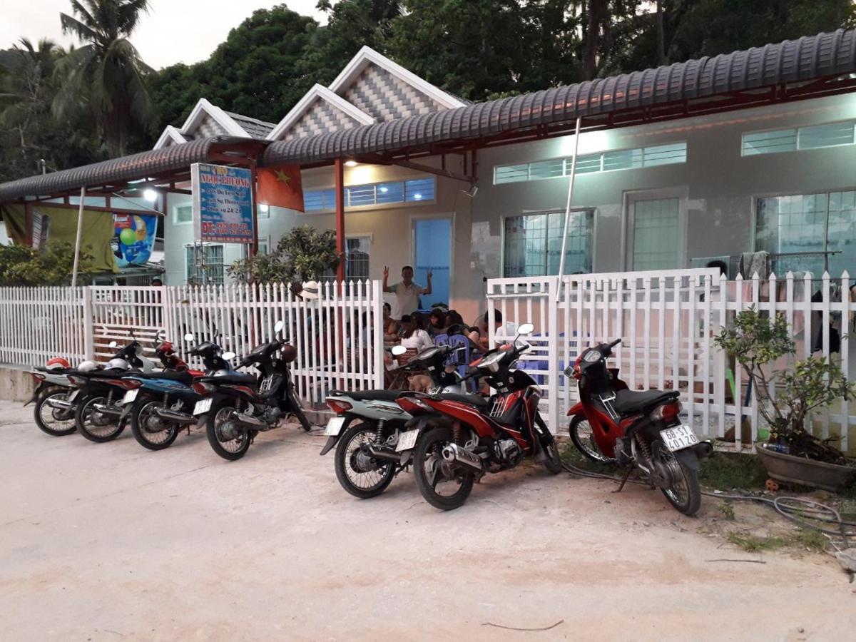 ホテル Nhà Nghỉ NgọC PhuọNg Hon Son Lai Son エクステリア 写真